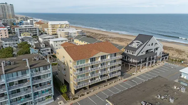 6 42nd St #103, OCEAN CITY, MD 21842