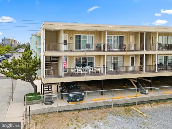 10 68th St #1, OCEAN CITY, MD 21842