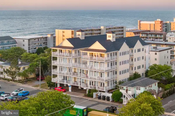 11 54th St #203, OCEAN CITY, MD 21842