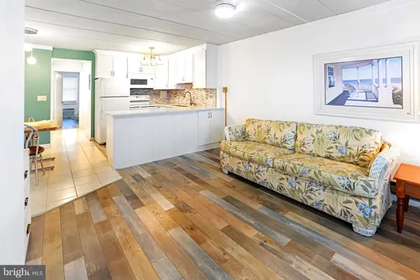 18 69th St #9, OCEAN CITY, MD 21842