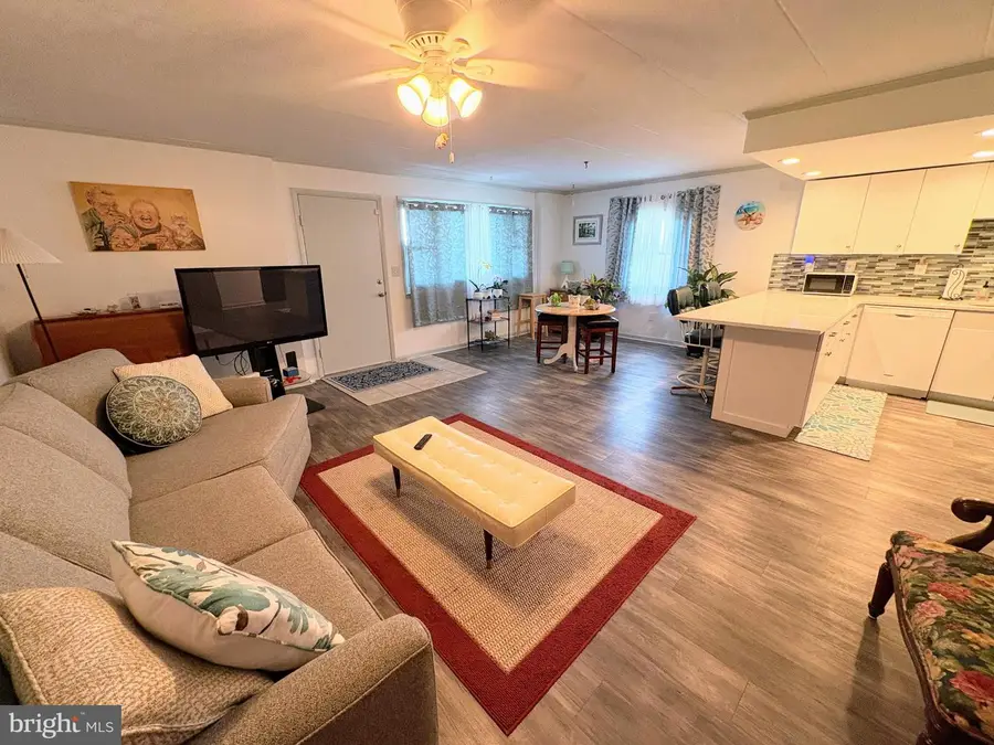 14 68th St #305, Ocean City, MD 21842 - #3