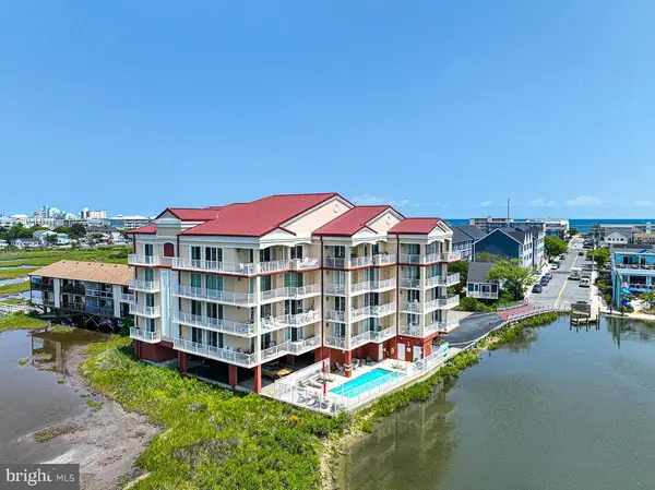 124 75th St #402, OCEAN CITY, MD 21842