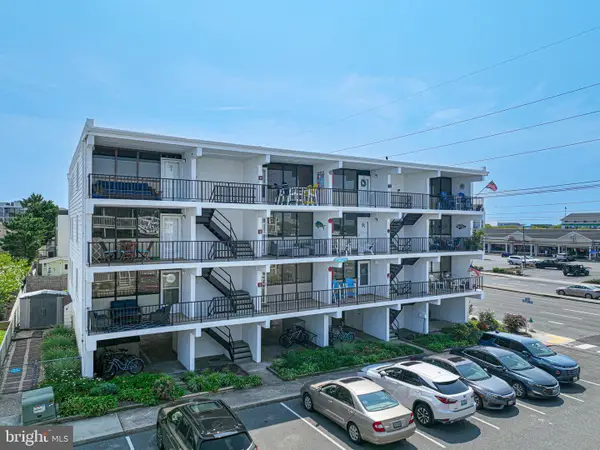 15 128th St #203, OCEAN CITY, MD 21842
