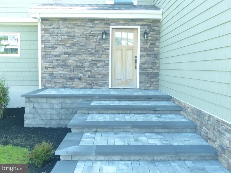 20 E Mallard Dr E, Berlin, MD 21811 - #2