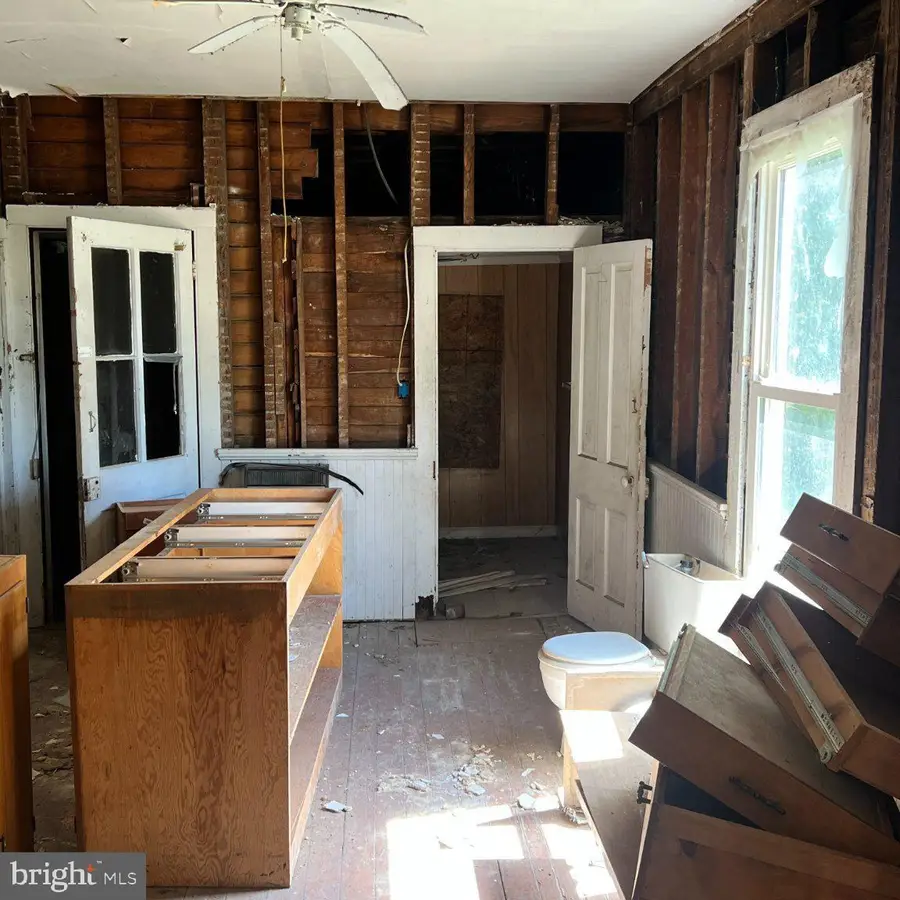 707 Clarke Ave, Pocomoke City, MD 21851 - #3