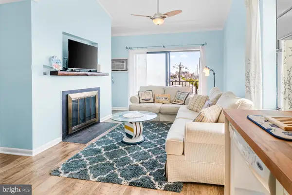 18 69th St #12, OCEAN CITY, MD 21842