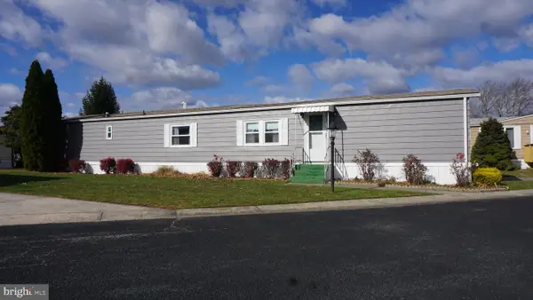 572 Miles Standish Lane, BUENA, NJ 08310