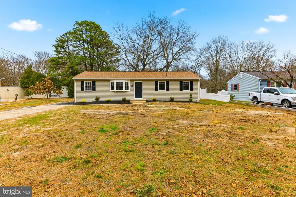 114 S River Dr, Williamstown, NJ 08094 - Image #1