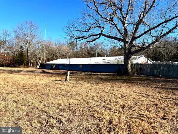 156 Broad St, MILMAY, NJ 08340