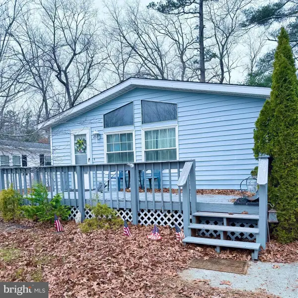 13 Cardinal Dr, EGG HARBOR CITY, NJ 08215