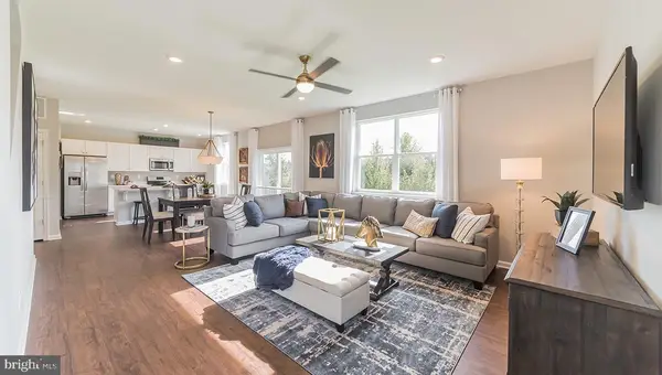 137 Malibu Dr, EGG HARBOR TOWNSHIP, NJ 08234