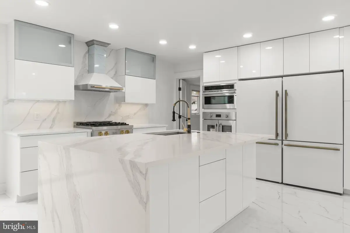 811 N Burghley Ave, Ventnor City, NJ 08406 - #1