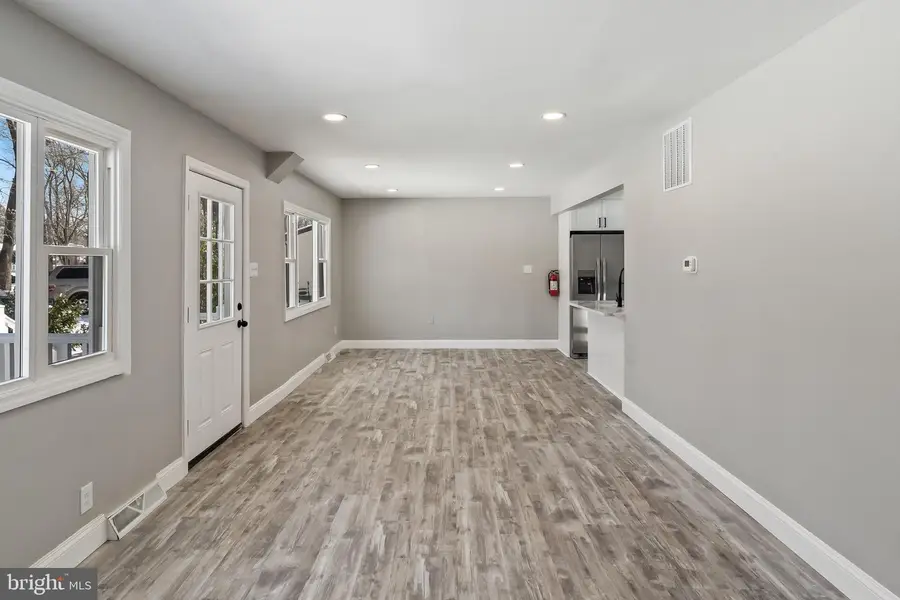 105 Cloverdale Ln, Williamstown, NJ 08094 - #3