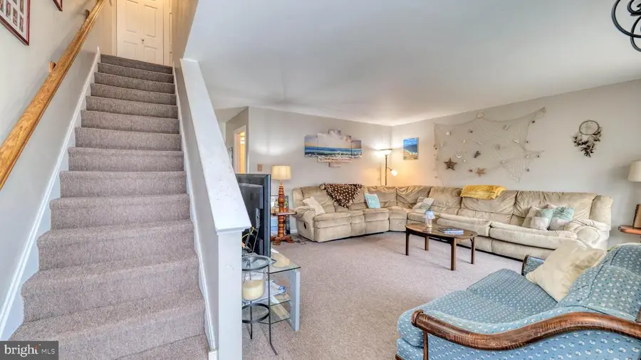 632 E Chancery Ln, Absecon, NJ 08205 - #2