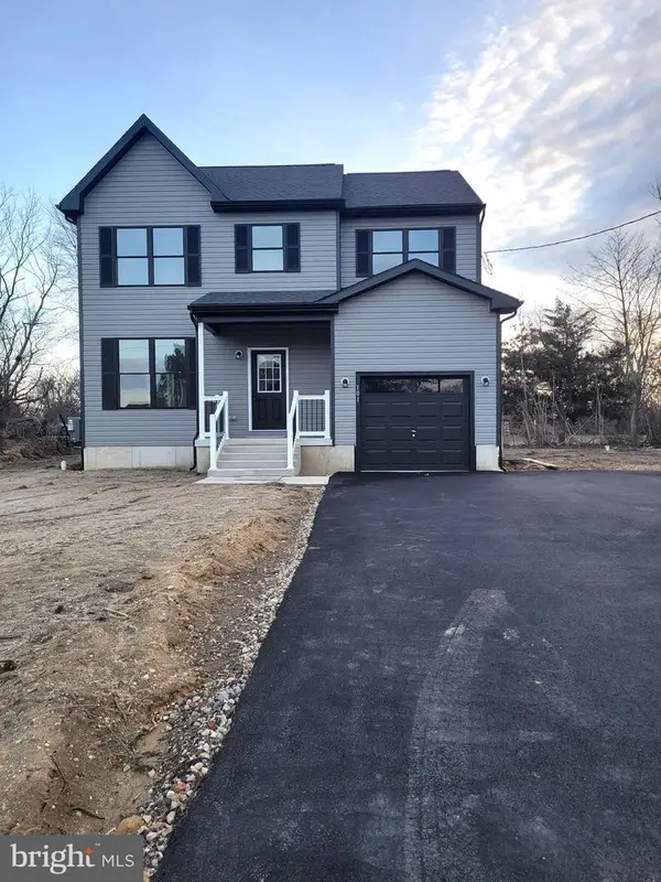 101 Heatherwood Dr, VINELAND, NJ 08360