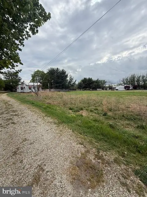 521 E Forest Grove Rd, Vineland, NJ 08360 - #1