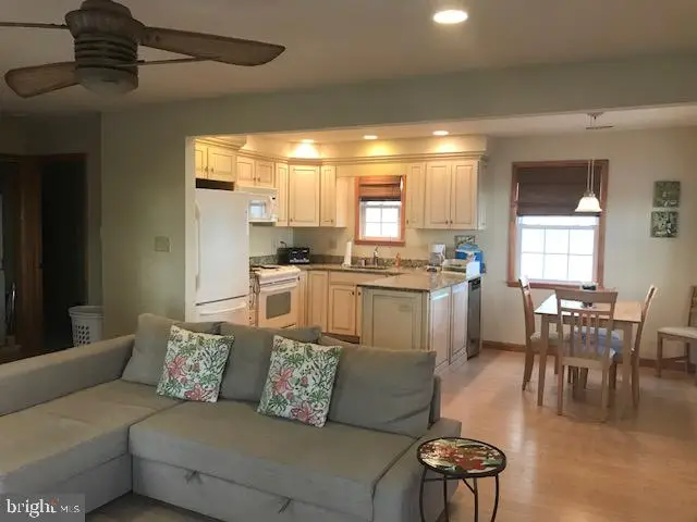 218 35th St S, Brigantine, NJ 08203 - #3