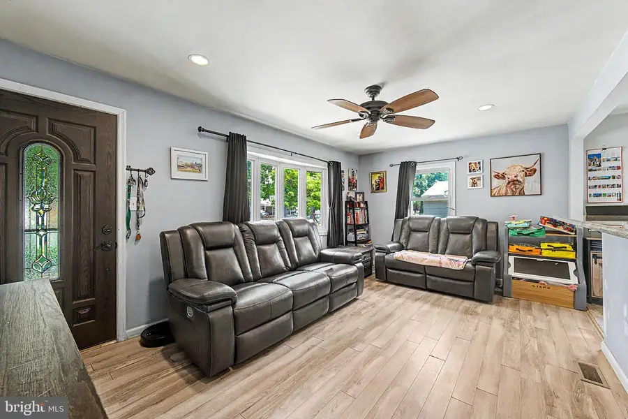 508 Cushman Ave, Williamstown, NJ 08094 - #3