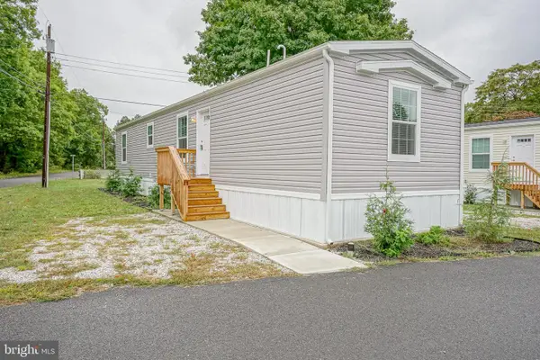 110 Moss Ln, WILLIAMSTOWN, NJ 08094
