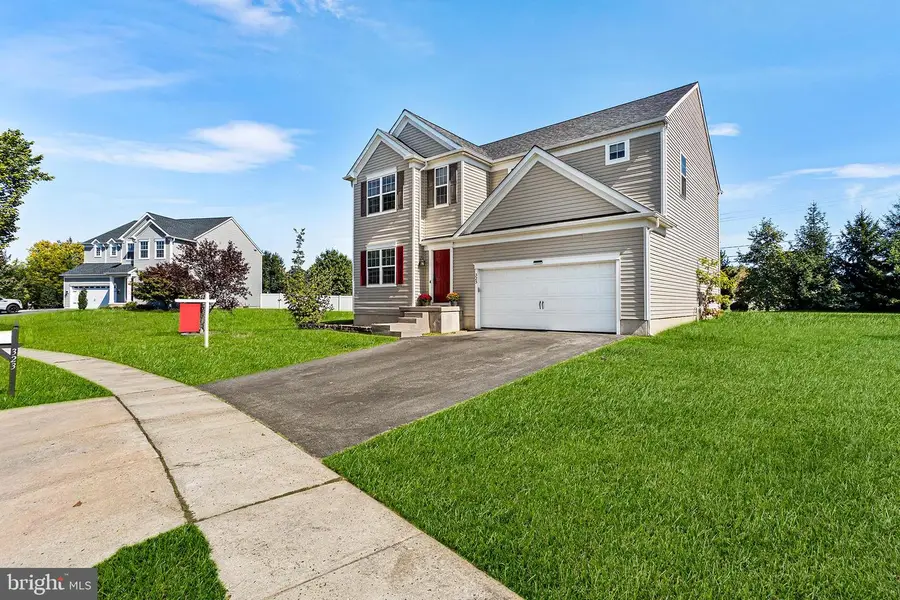 323 Pigott Dr, Florence, NJ 08518 - Image #2