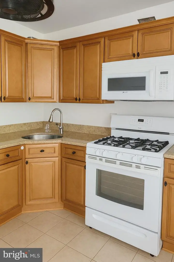 708 Woodhollow Dr, Marlton, NJ 08053 - Image #3