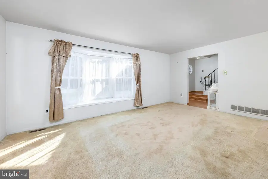 8 Framingham Rd, Edgewater Park, NJ 08010 - Image #3