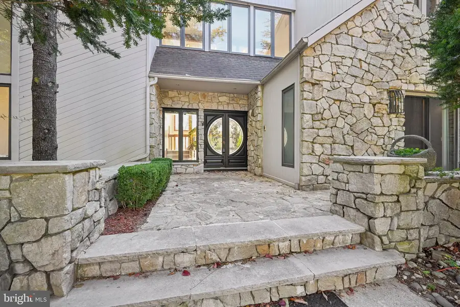 12 N Country Lakes Dr, Marlton, NJ 08053 - Image #2