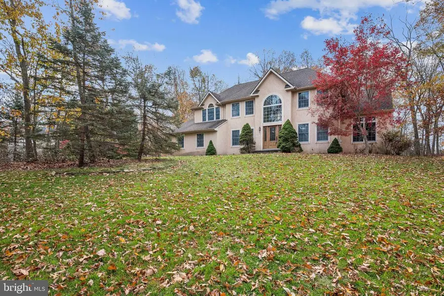 32 Constitution Dr, Southampton Township, NJ 08088 - Image #2