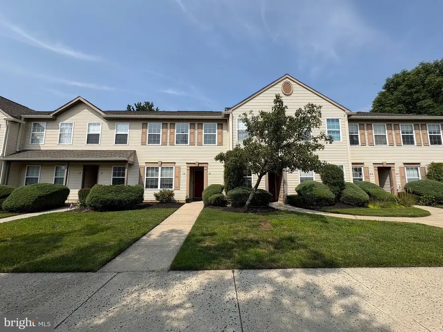 19 Foxglove Dr, Delran, NJ 08075 - Image #2