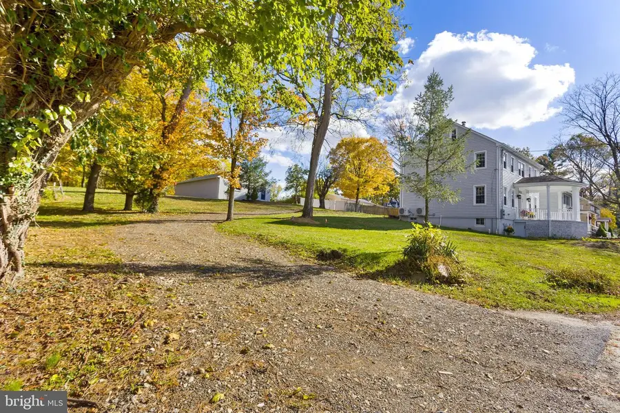 36 Chesterfield Rd, Columbus, NJ 08022 - Image #3