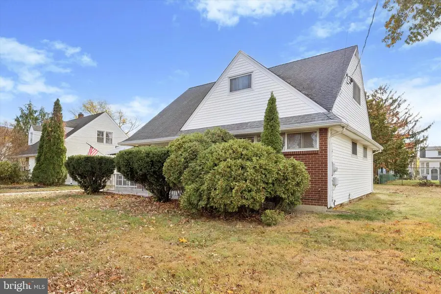 702 Cedar St, Riverton, NJ 08077 - Image #2