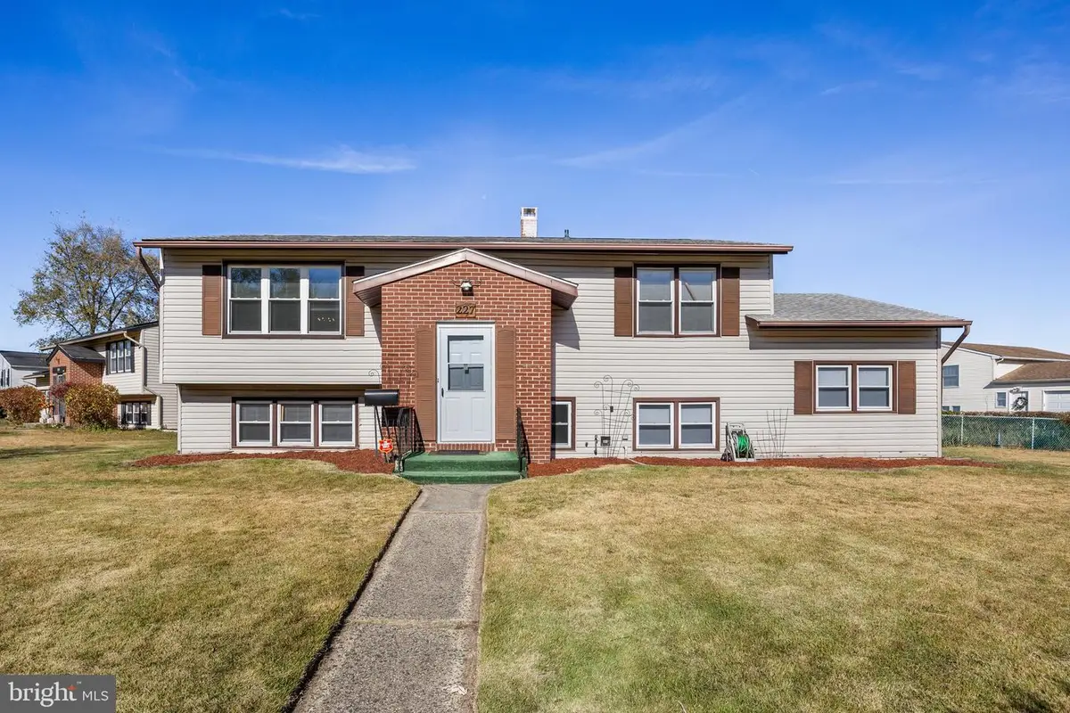 227 University Ave, Pemberton, NJ 08068 - Image #1