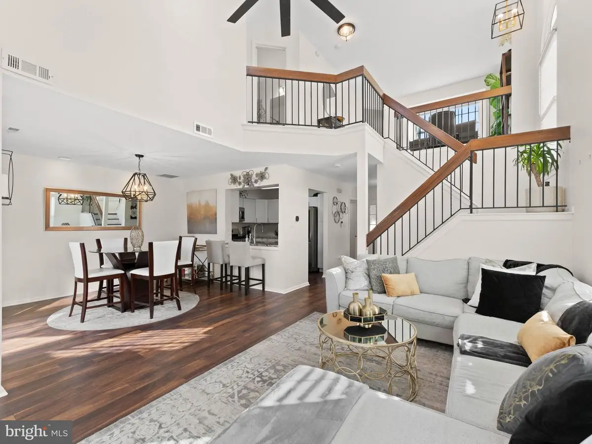 43 Kettlebrook Dr, Mount Laurel, NJ 08054 - Image #1