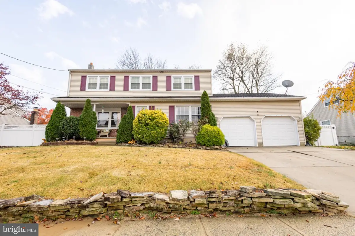 33 Kingsbridge Dr, Burlington Township, NJ 08016 - Image #1