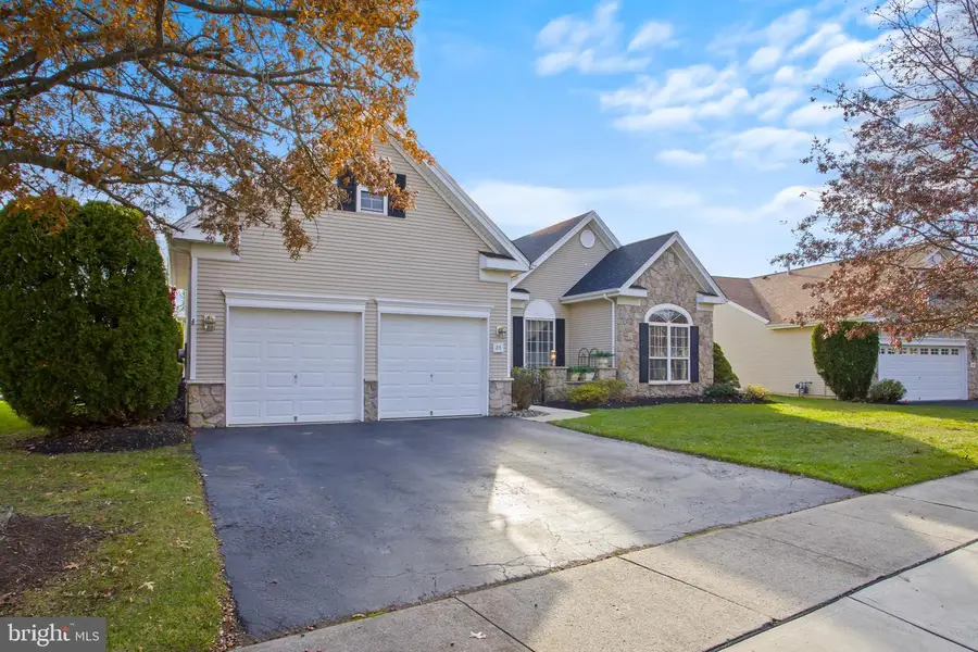 25 Ellington Dr, Columbus, NJ 08022 - Image #3