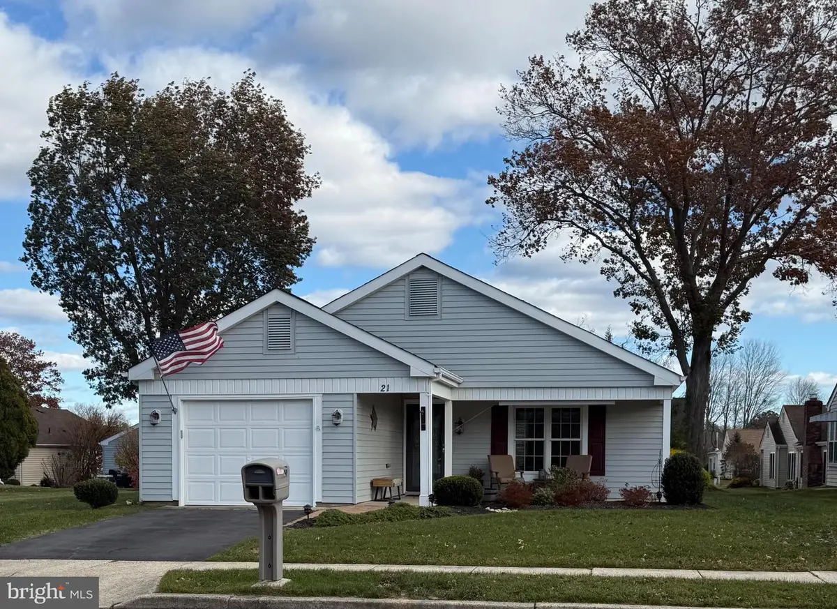 21 Westminster Dr S, Southampton Township, NJ 08088 - Image #1