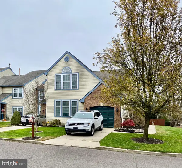 1 Hilltop Ln, MEDFORD, NJ 08055