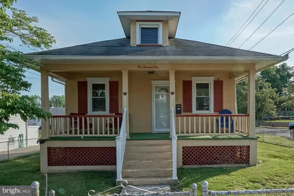 202 S Cedar Ave, MAPLE SHADE, NJ 08052