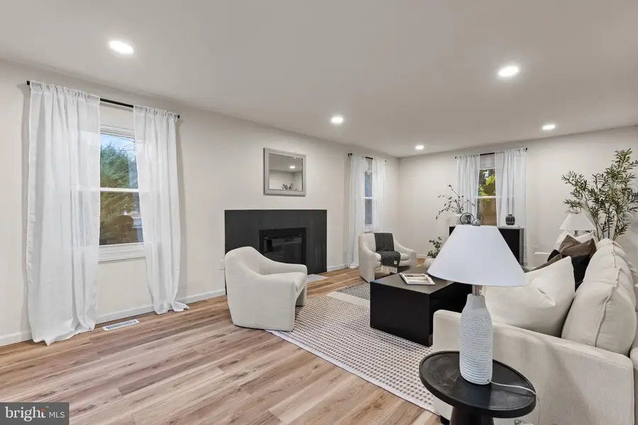 206 Club House Dr, Willingboro, NJ 08046 - Image #3