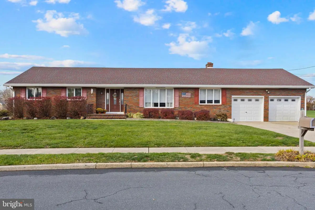 6 Delaware Dr, Bordentown, NJ 08505 - Image #1