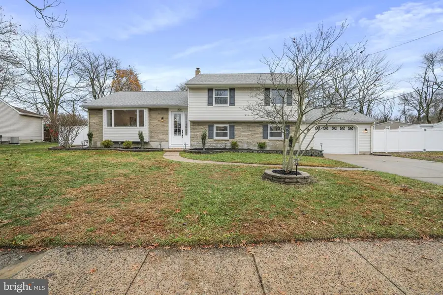 308 Farmdale Rd, Moorestown, NJ 08057 - Image #2