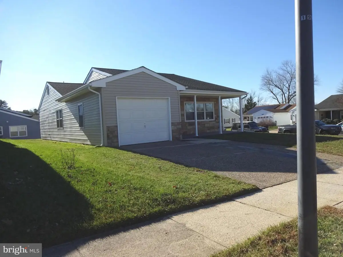 2 Farrington Ct, Leisuretowne, NJ 08088 - Image #1