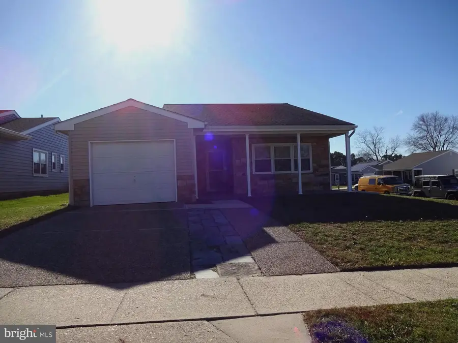 2 Farrington Ct, Leisuretowne, NJ 08088 - Image #2