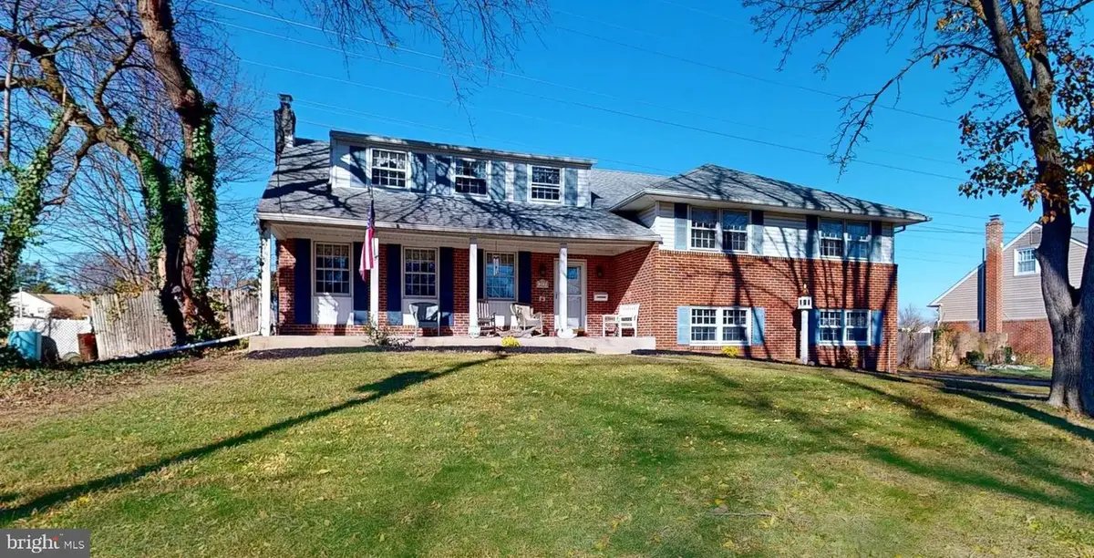 213 Wayne Dr, Cinnaminson, NJ 08077 - Image #1