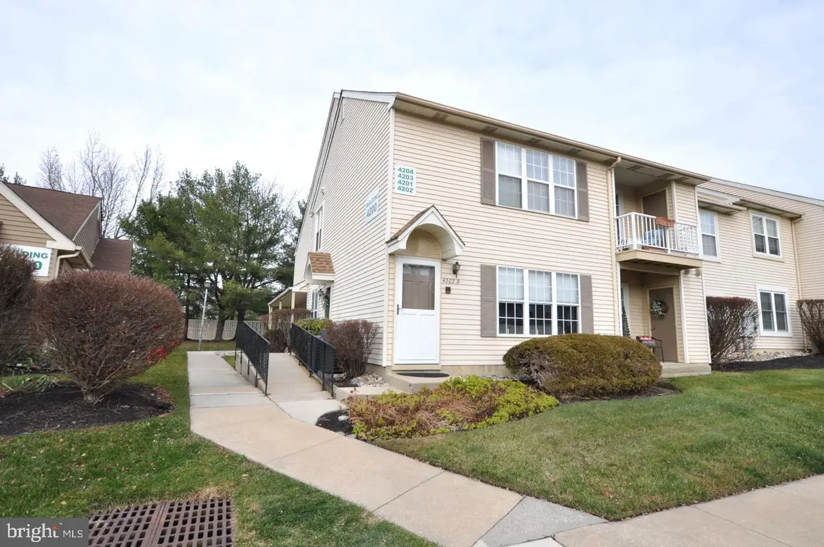 4204-b Adelaide Dr, Mount Laurel, NJ 08054 - Image #1