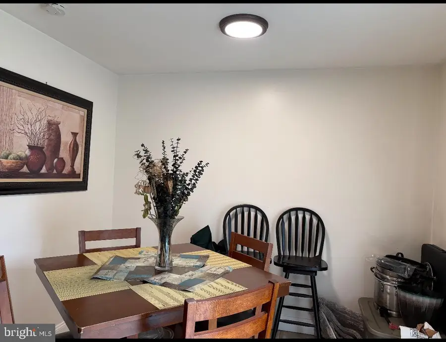 18 E 4th St, Burlington, NJ 08016 - Image #2