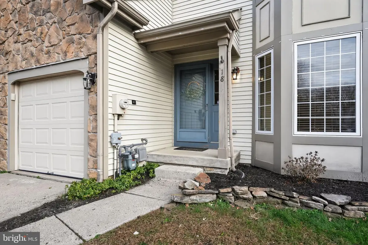 18 Langcliffe Ct, Mount Laurel, NJ 08054 - Image #1