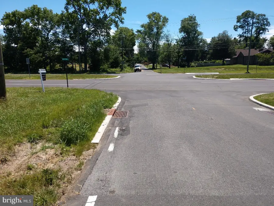 220-240 White Pine Rd, Columbus, NJ 08022 - Image #3