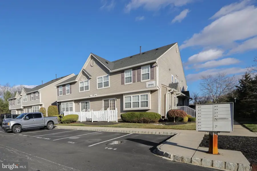 4605 Grenwich Ln, Mount Laurel, NJ 08054 - Image #2