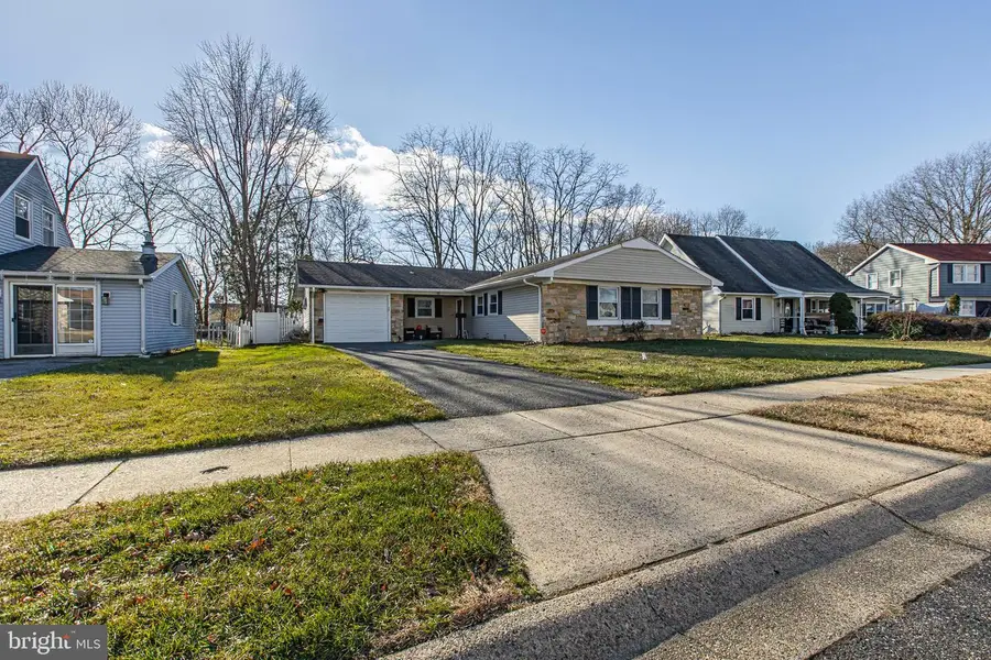 77 Harrington Cir, Willingboro, NJ 08046 - Image #3